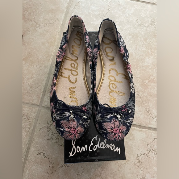 Shoes - sam edelman felicia flat- size 9